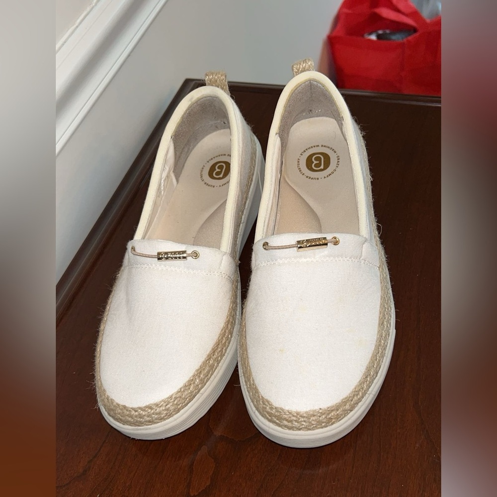 BZEES women PREMIUM Maui Washable Slip-ons Size 9